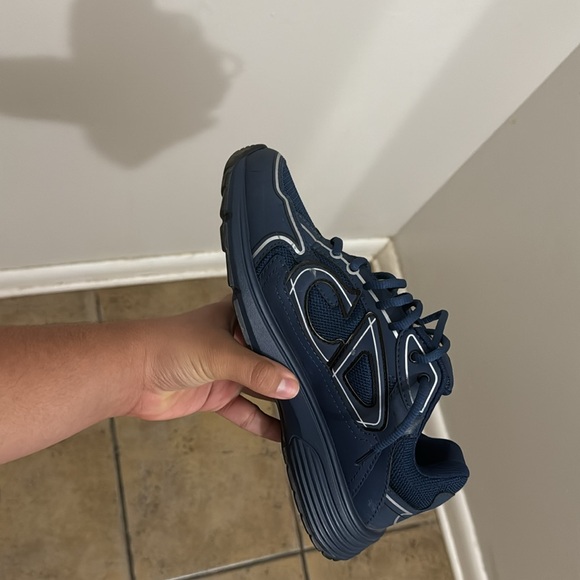 Selling some b30s dark blue used not that much - Picture 3 of 4